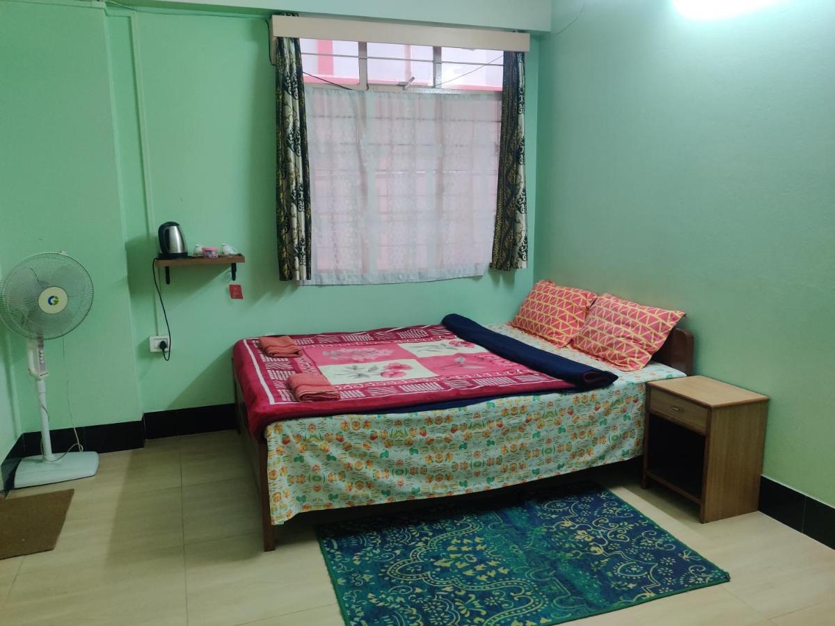 Travellers Bed And Breakfast Шиллонг Экстерьер фото